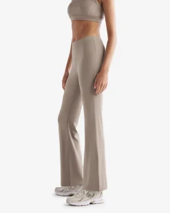 Roots Restore High Rise Flare Legging*Women Active Leggings